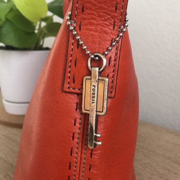 Fossil leather shoulder bag. - Picture 3 of 12
